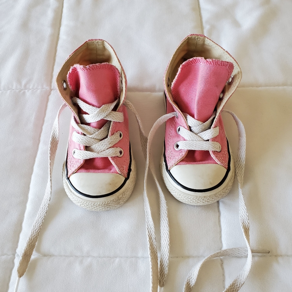 Size 5 Bubble gum pink Converse